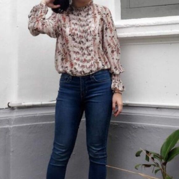 Zara Dainty Floral Bell Sleeve Top - Picture 6 of 11